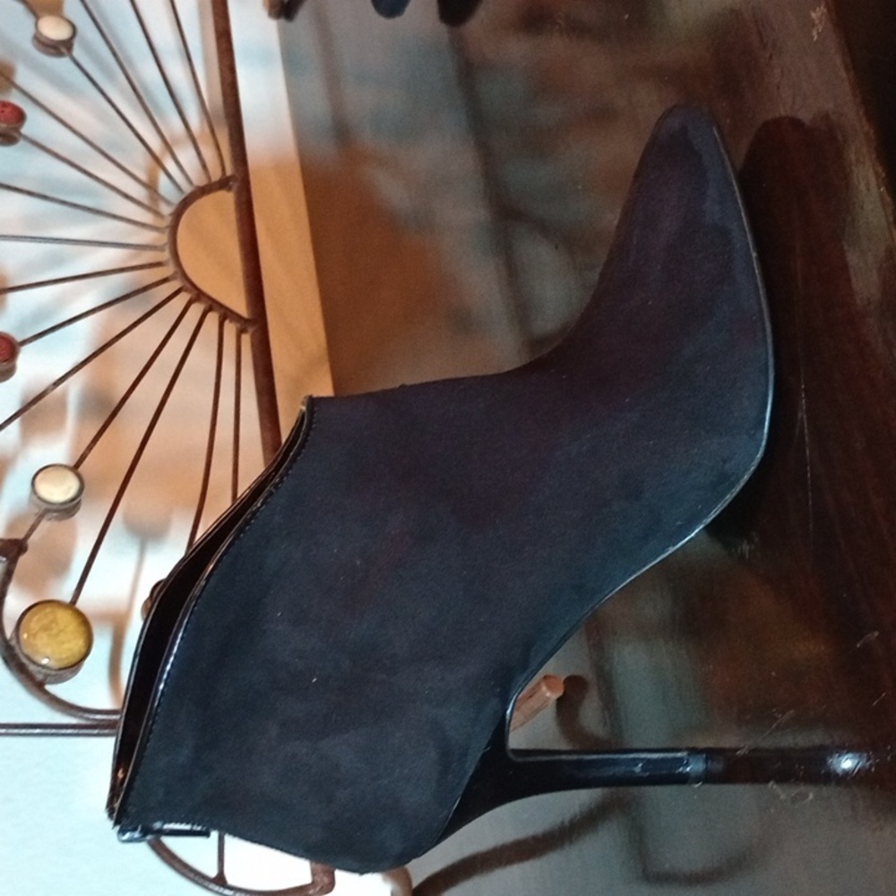 Carlos Santana black suede 4 inch heeled boots